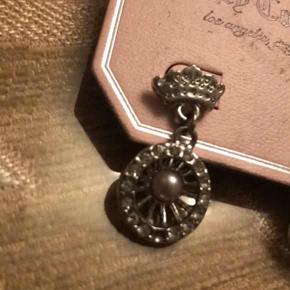 New Y2K VINTAGE Juicy Couture Pave Pearl Earrings DANGLING - Picture 4 of 4